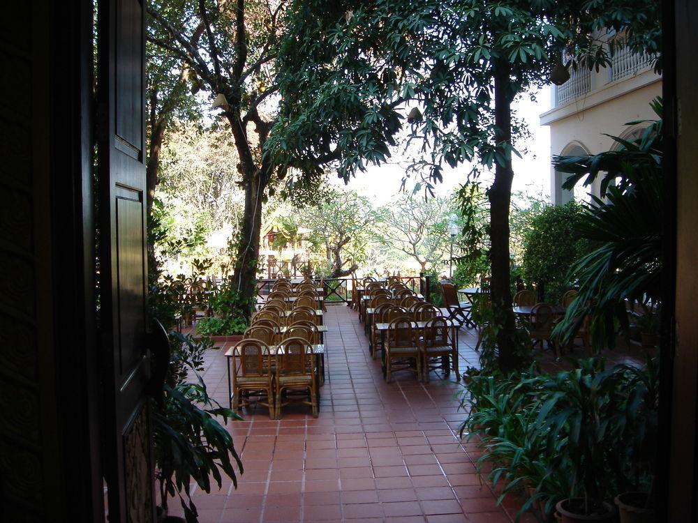 פקסה Champasak Palace Hotel מראה חיצוני תמונה
