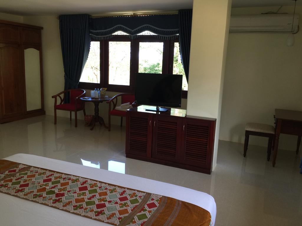 פקסה Champasak Palace Hotel מראה חיצוני תמונה