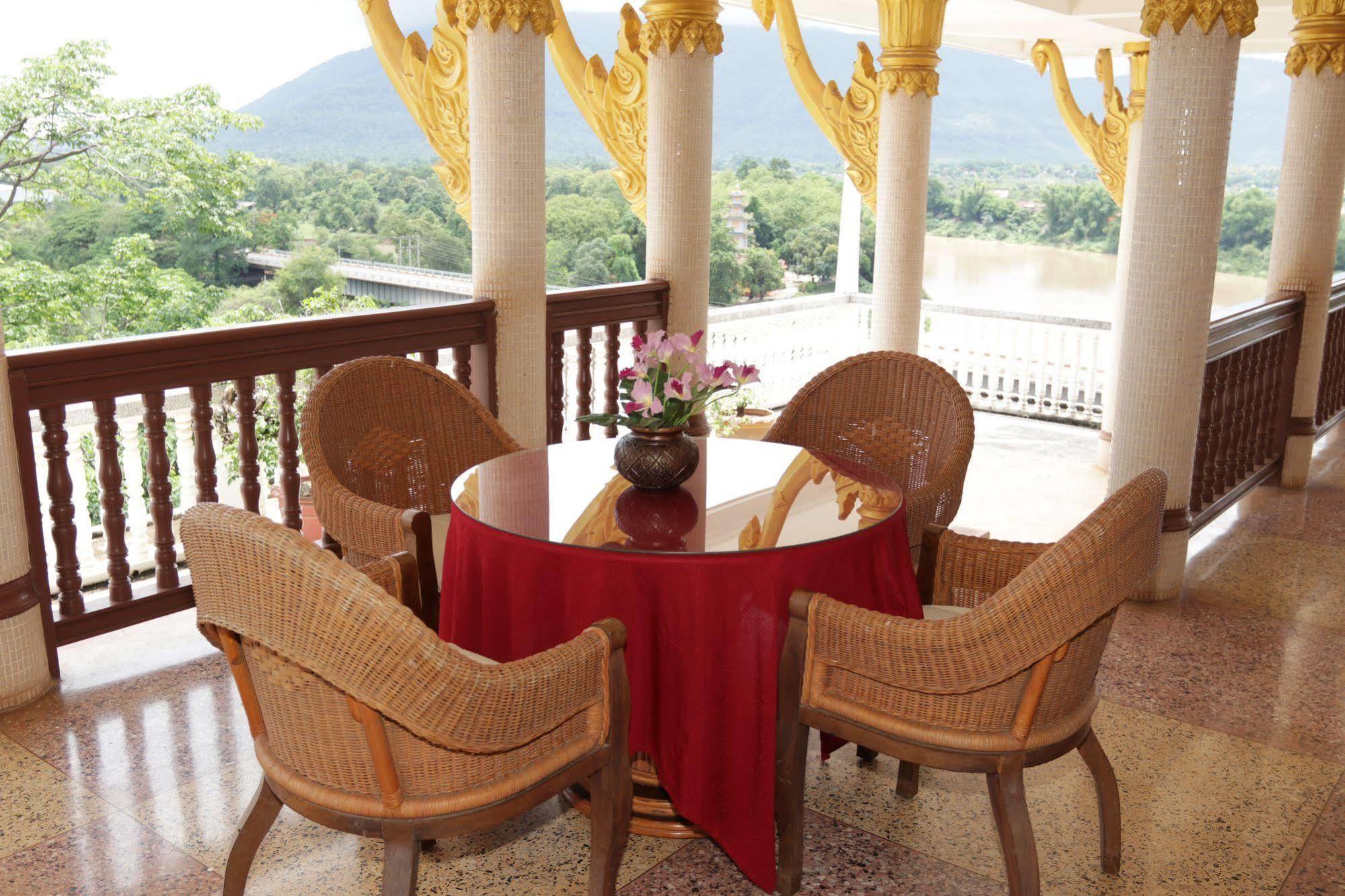 פקסה Champasak Palace Hotel מראה חיצוני תמונה