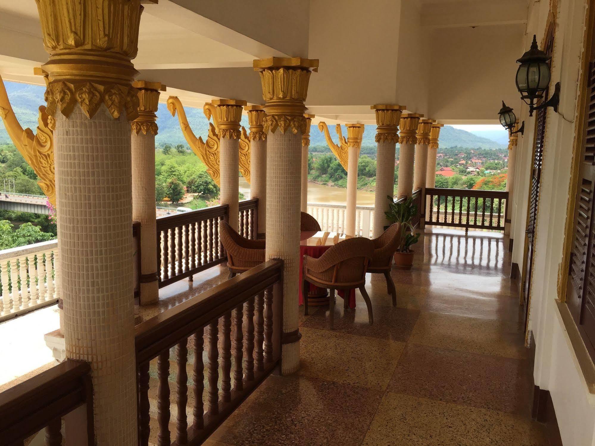 פקסה Champasak Palace Hotel מראה חיצוני תמונה