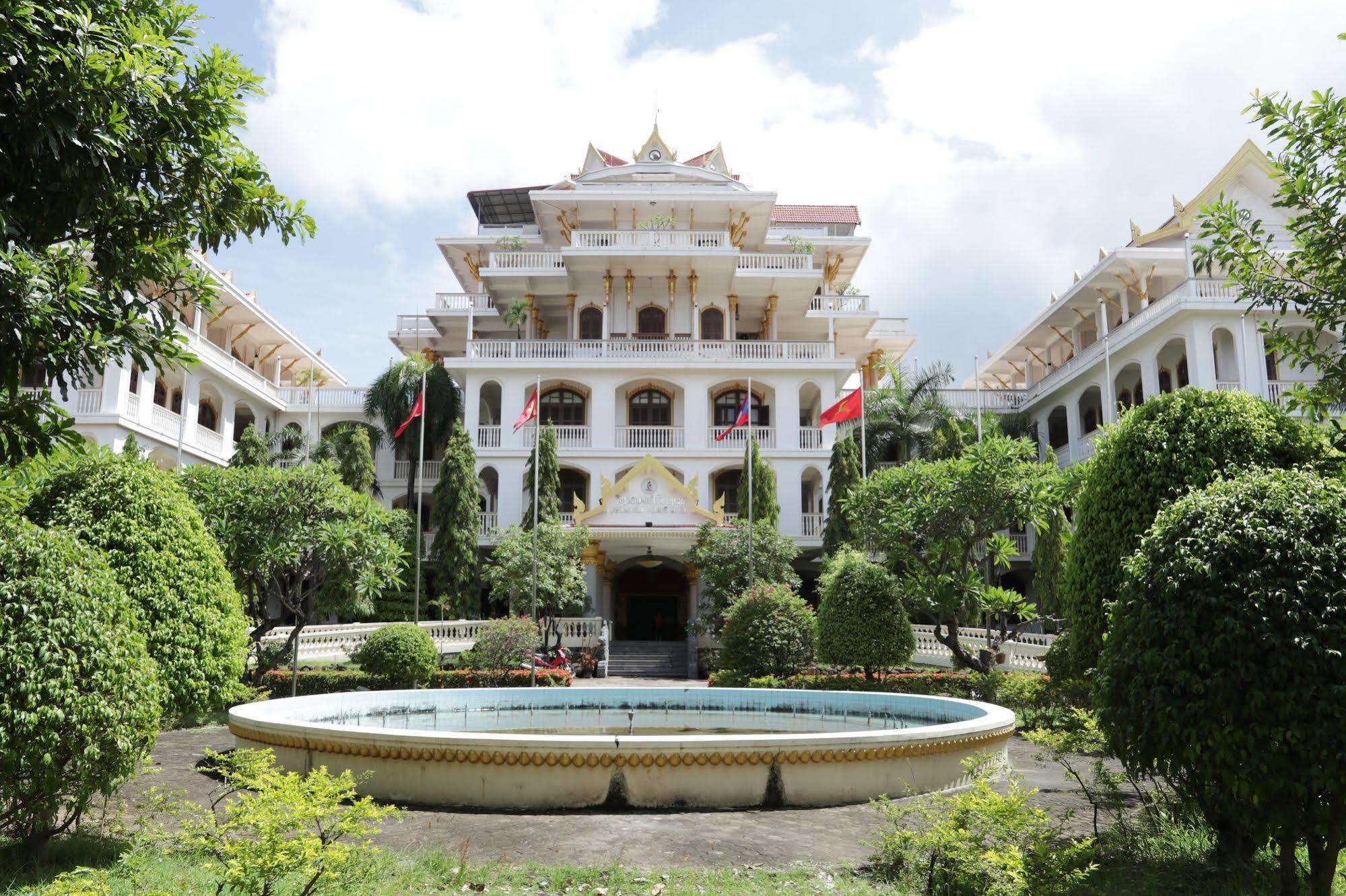 פקסה Champasak Palace Hotel מראה חיצוני תמונה